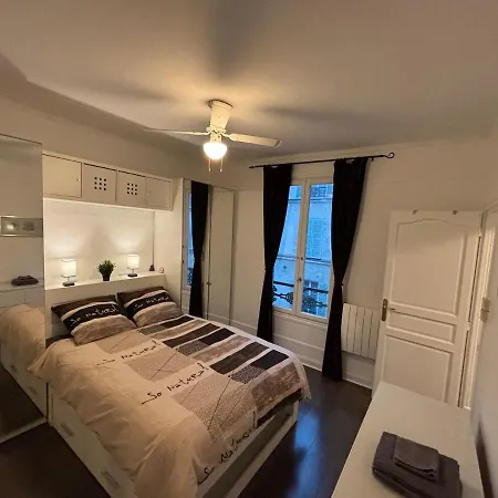 Charming Parisian Pied-a-terre! דירה פריז