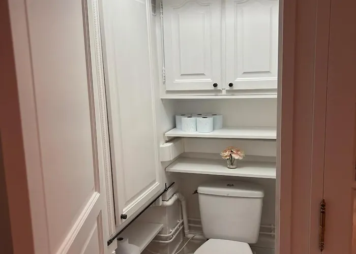 Charming Parisian Pied-a-terre! Apartman