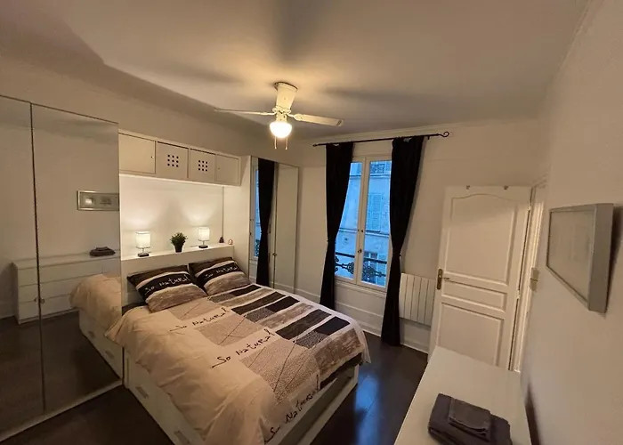 Charming Parisian Pied-a-terre! Apartman Párizs