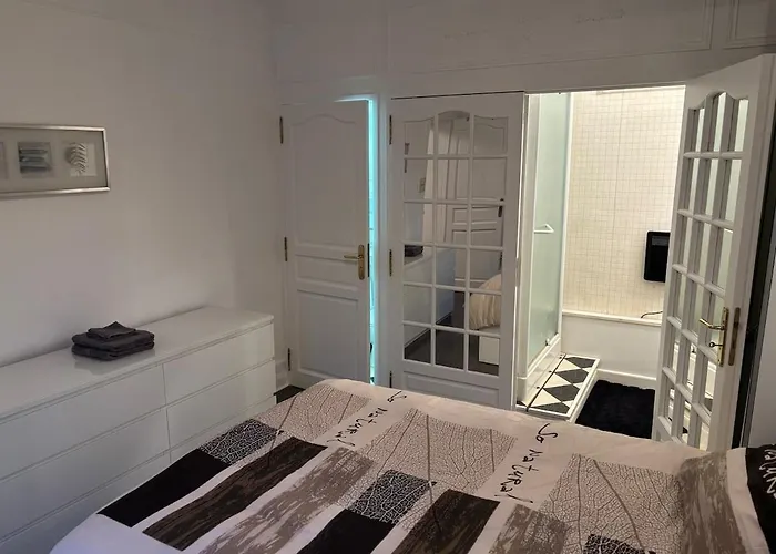 Charming Parisian Pied-a-terre! *